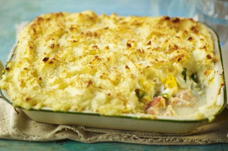 Рыба с картофельным пюре в духовке