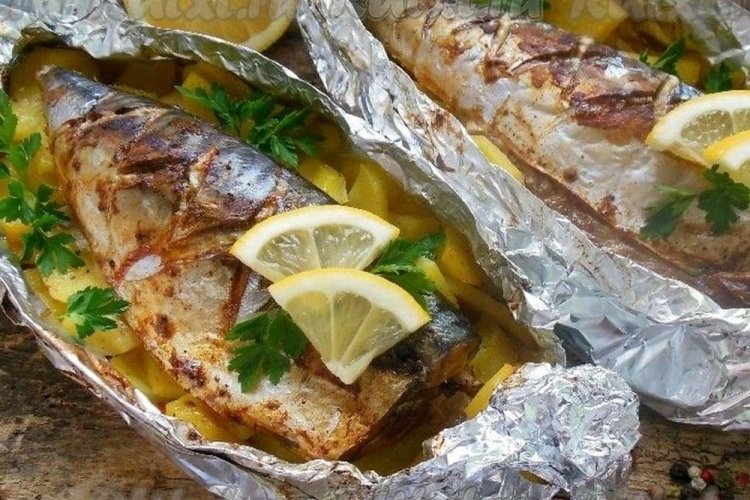 Скумбрия с картошкой в духовке