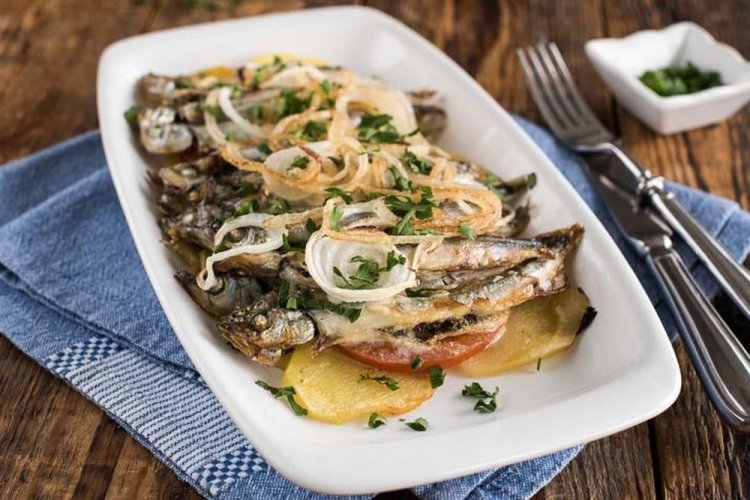 Мойва с картошкой в духовке