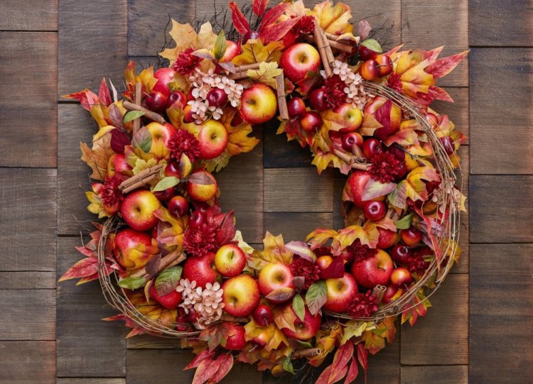 Венок из яблок