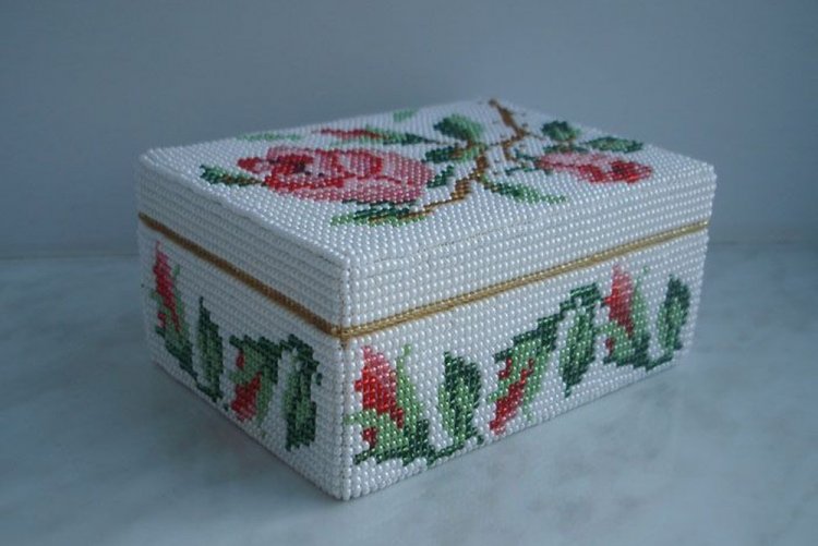 Шкатулка из бисера