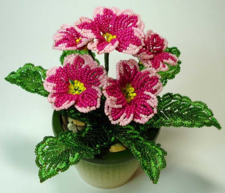Цветы из бисера