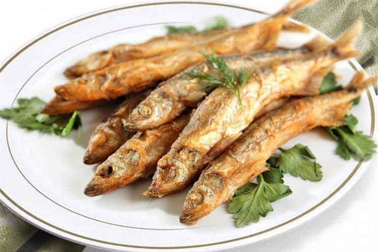 Мойва, запеченная в рукаве