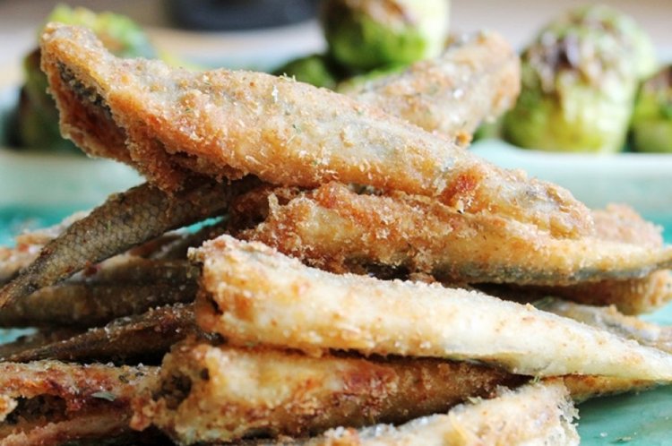 Мойва, запеченная в панировке