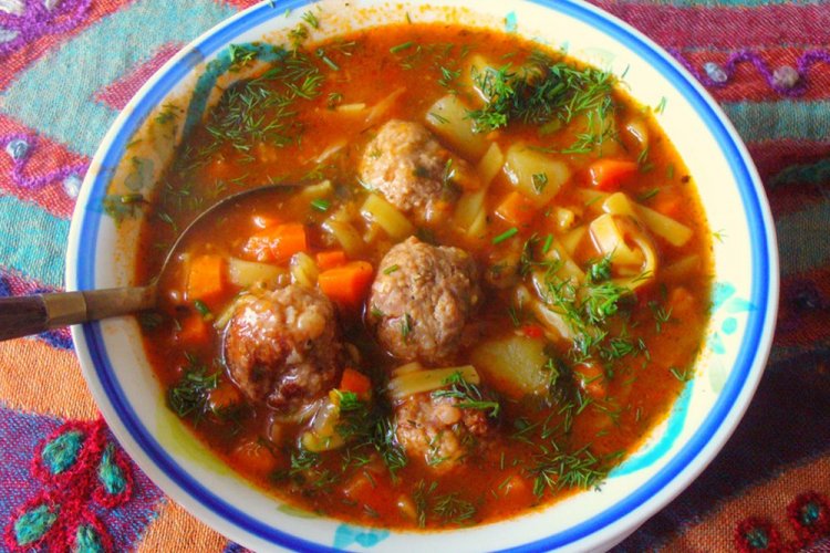 Лагман с фрикадельками