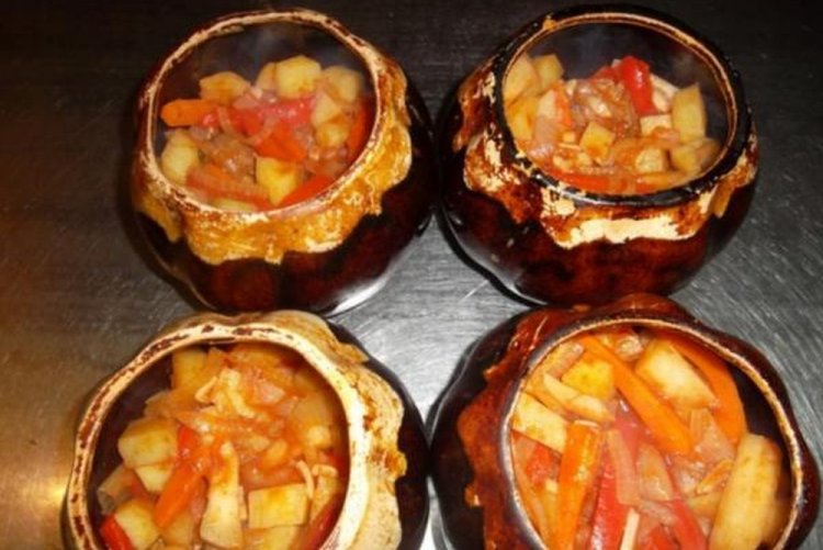 Лагман в горшочках