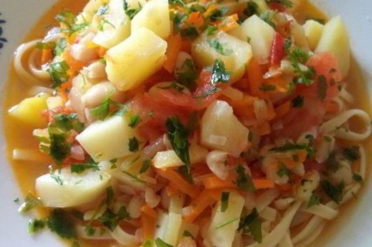 Постный лагман с фасолью