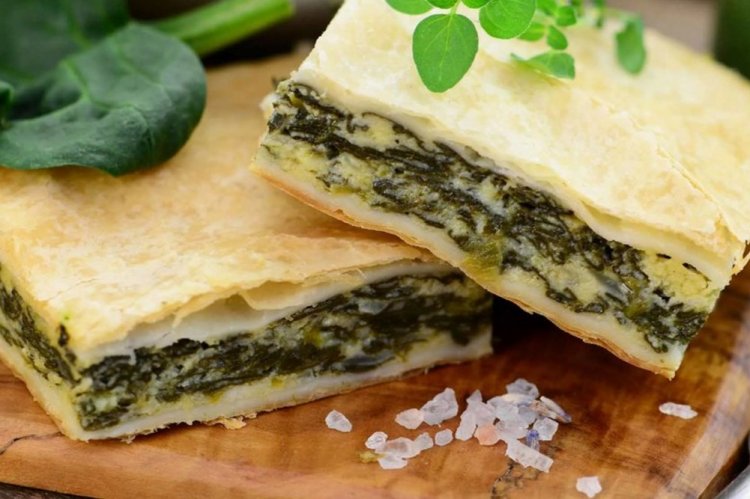 Пирог с творогом и щавелем