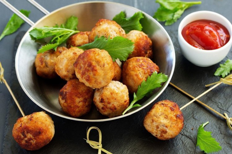 Рыбные шарики из тилапии с картошкой и беконом