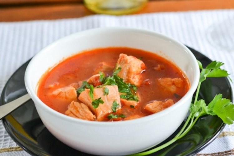 Солянка с семгой и томатным соком