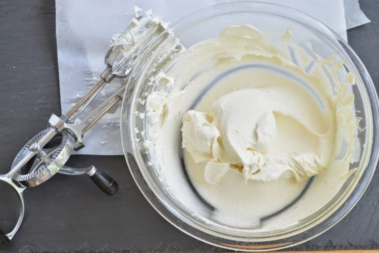 Крем из сгущенки и рикотты