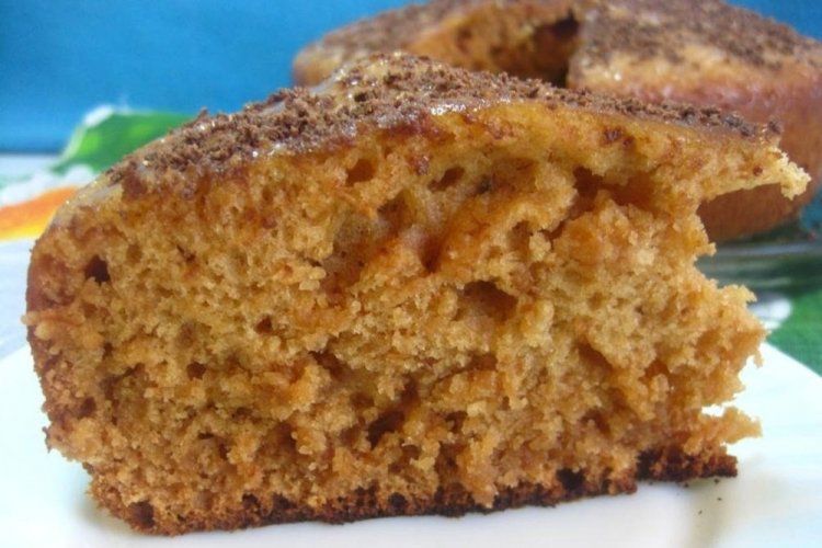 Бисквит с вареньем в мультиварке