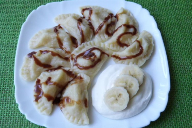 Вареники с бананами и нутеллой