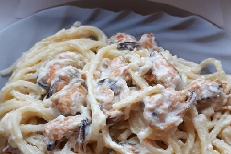 Мидии с макаронами в сливочном соусе