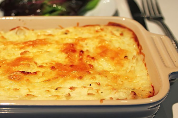 Запеканка из сазана с черносливом