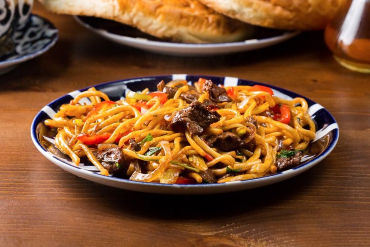 Жареный лагман с домашней лапшой