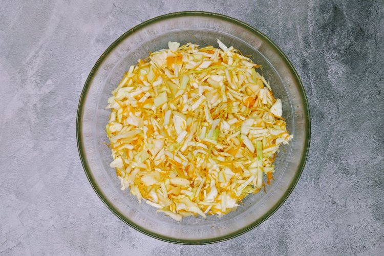 Квашеная капуста в банке – классический рецепт