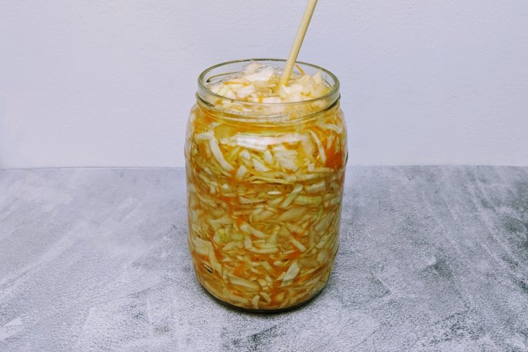 Квашеная капуста в банке – классический рецепт