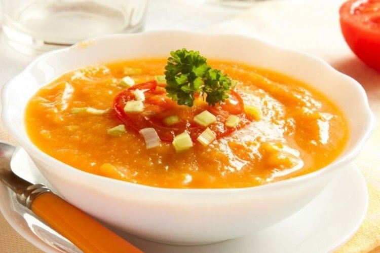 Суп-пюре из тыквы с помидорами и сельдереем