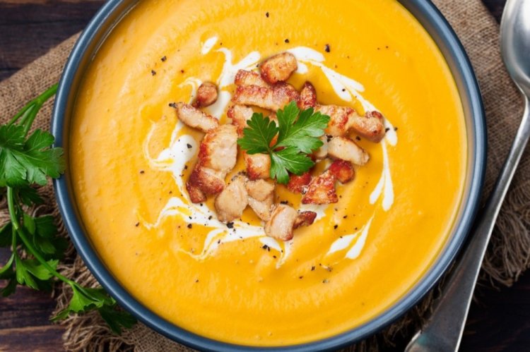 Суп-пюре из тыквы с зеленым горошком