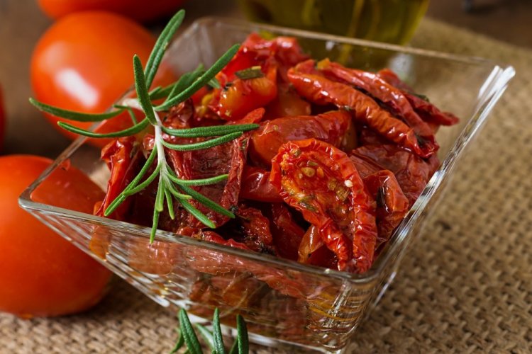 Вяленые помидоры кусочками в духовке