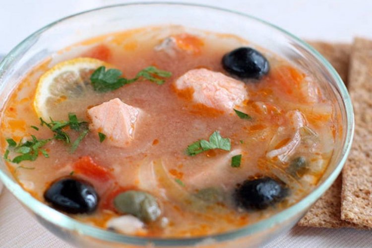 Солянка с семгой