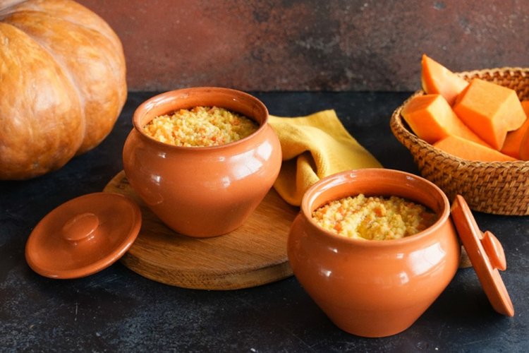 Пшенная каша с тыквой и орехами