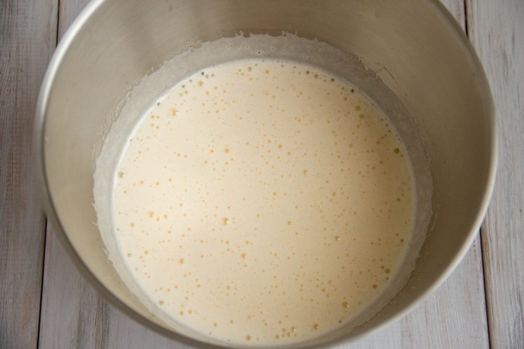 Яблочная шарлотка