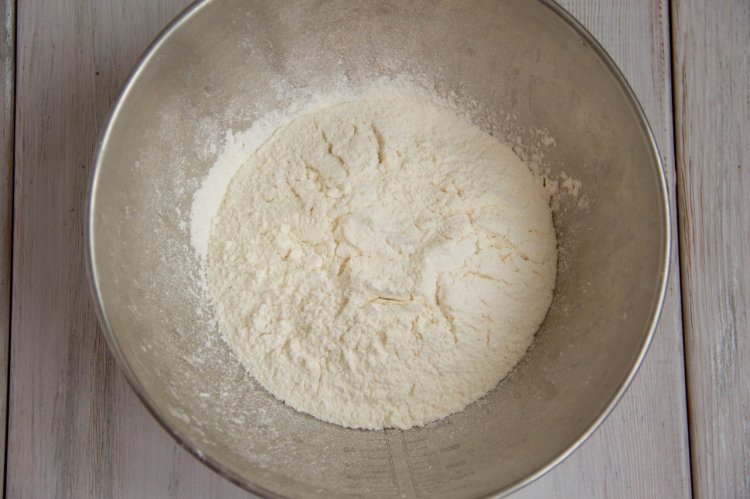 Яблочная шарлотка