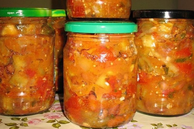 Салат из тыквы с фасолью на зиму