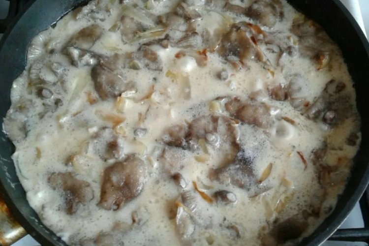 Жареные опята под сыром