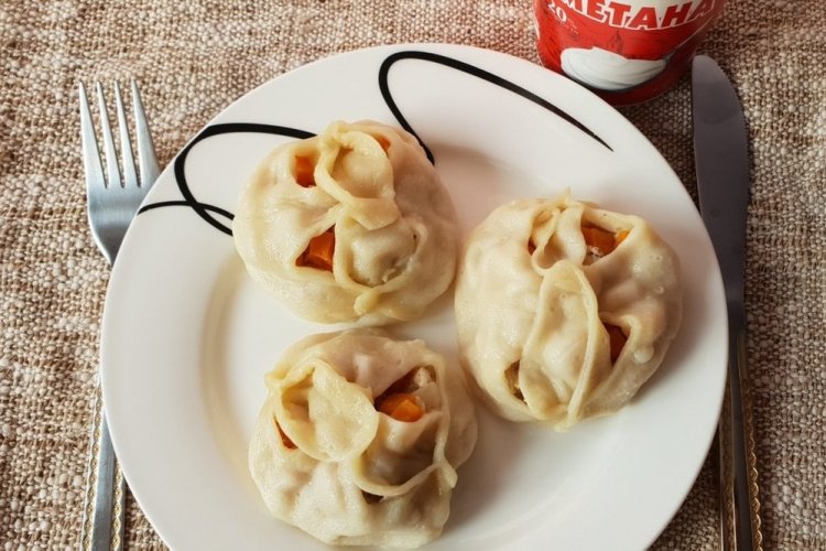 Манты с тыквой и мясом в мультиварке