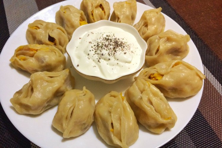 Постные манты с тыквой и рисом