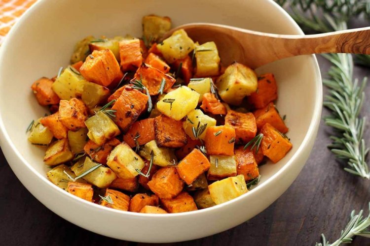 Батат с картошкой в горшочках