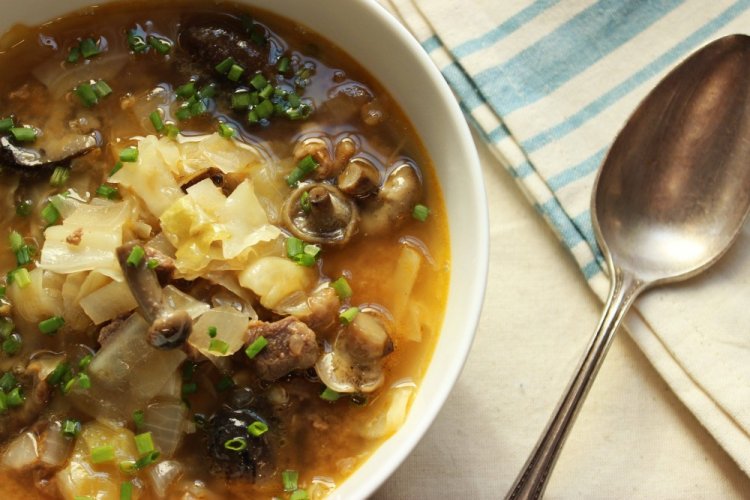 Грибной суп из опят с капустой