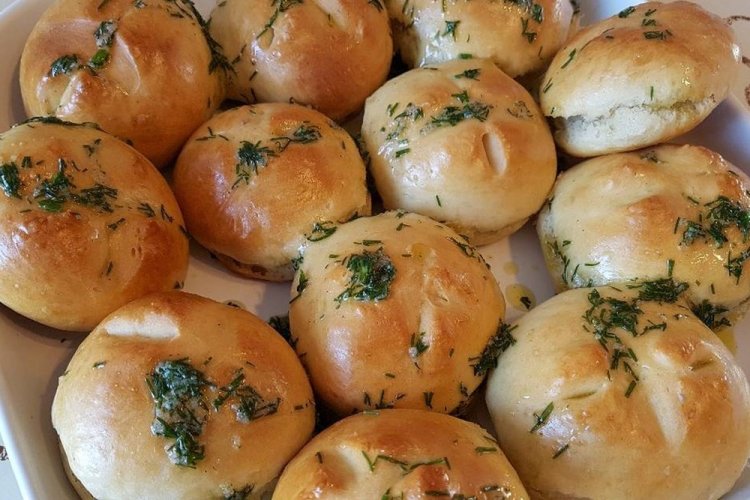 Пампушки с чесноком