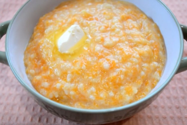 Пшенная каша с тыквой и бананом на молоке