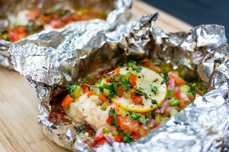 Треска в фольге с овощами