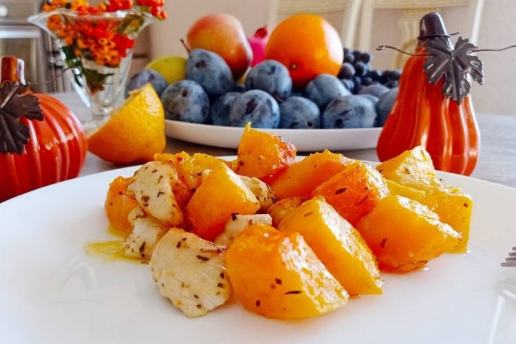 Запеченная тыква с курицей