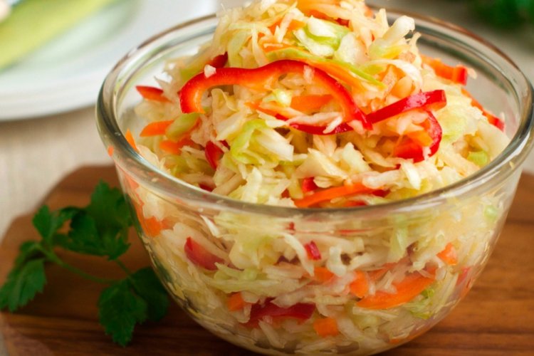 Маринованная капуста с овощами