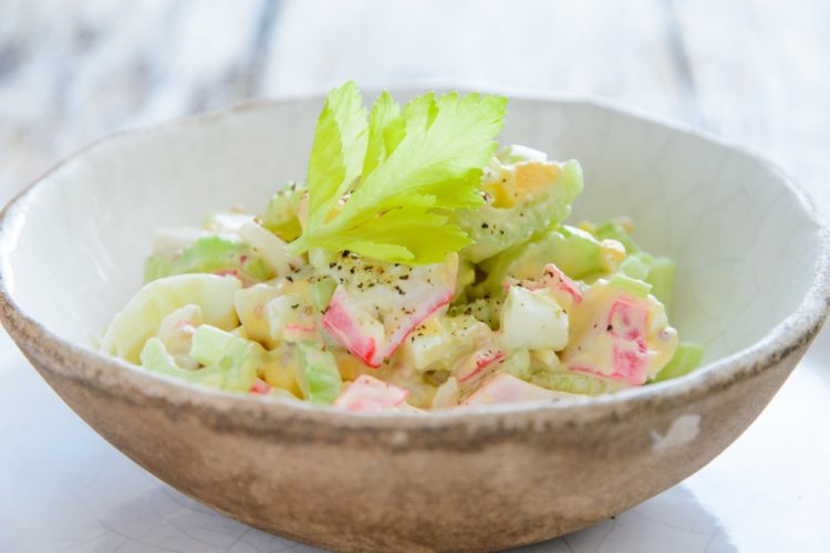 Крабовый салат с сельдереем