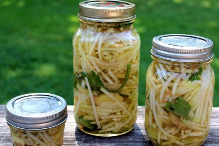 Маринованный сельдерей