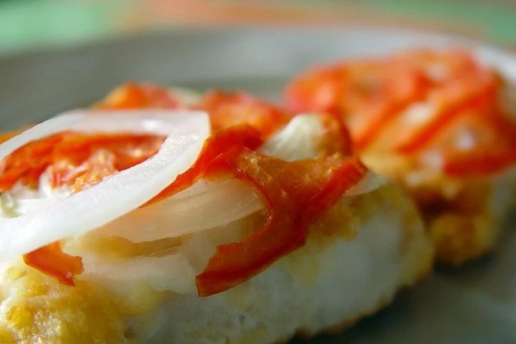 Запеченный палтус с помидорами в фольге