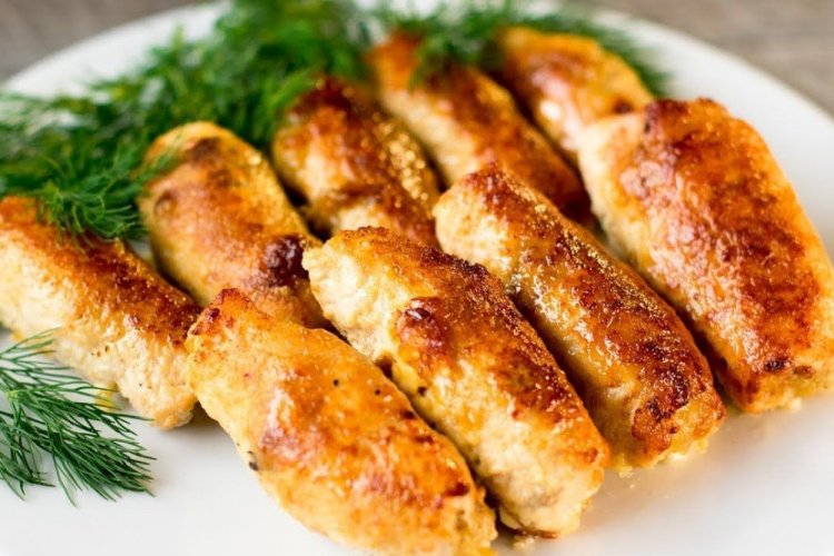 Свиные рулетики с ветчиной и ананасом