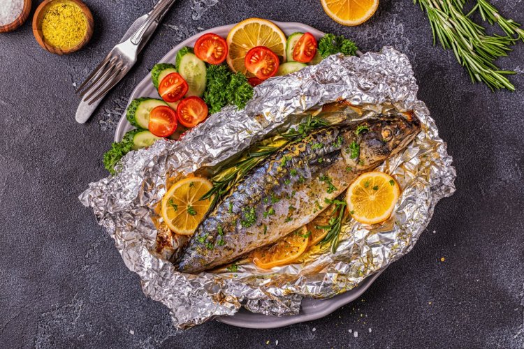 15 отличных рецептов скумбрии в фольге в духовке