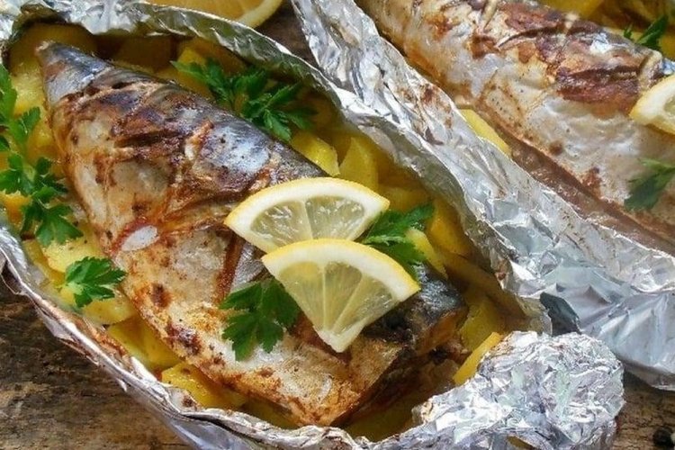 Скумбрия с картошкой в фольге