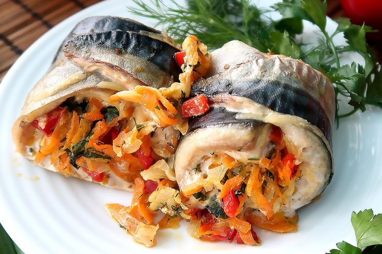 Скумбрия с овощами в фольге