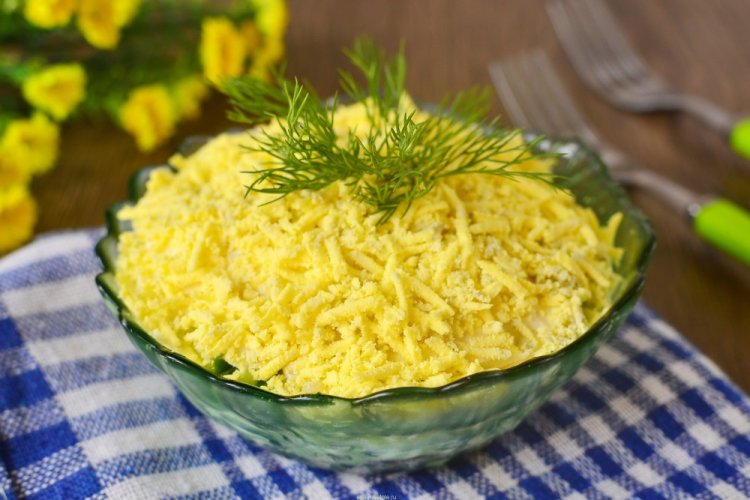 Салат с красной рыбой и мандаринами