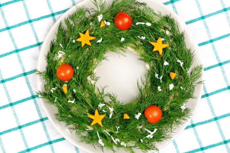 Салат «Рождественский венок» с говядиной