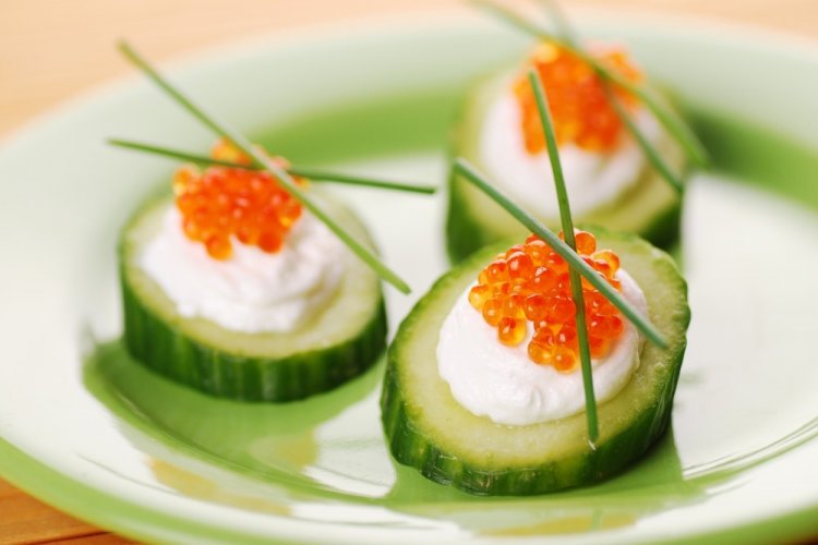 Бутерброды с красной икрой без хлеба